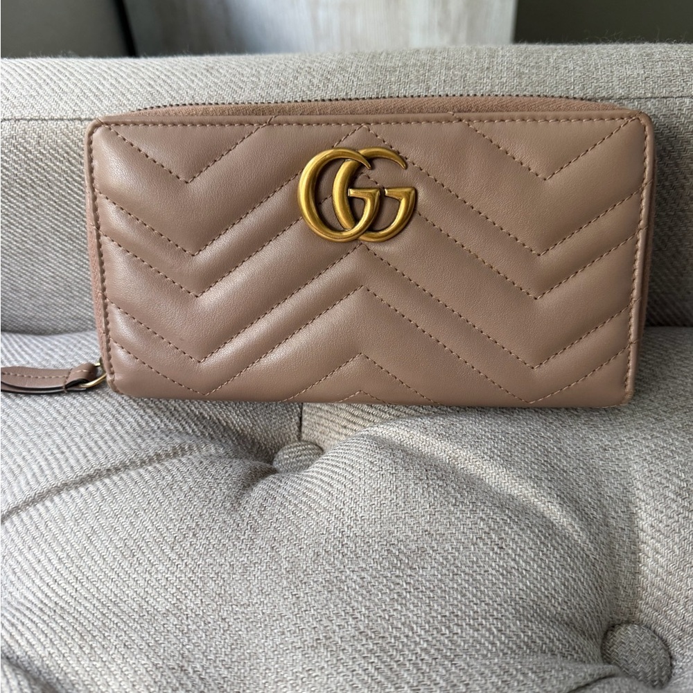 Gucci Quilted Leather Zip Wallet with Gold Double G